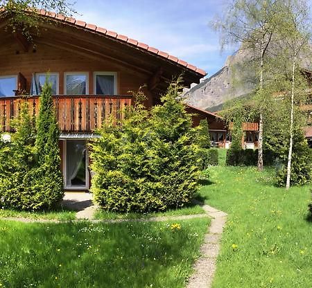 Alpen Chalet 坎德施泰格 外观 照片