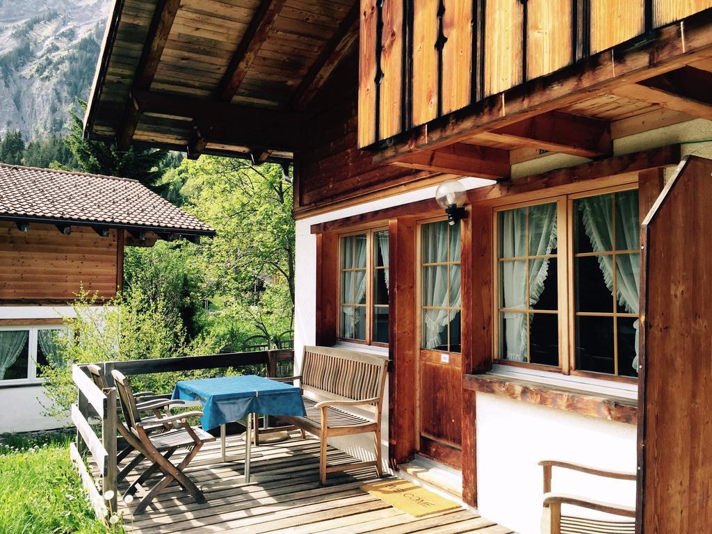 Alpen Chalet 坎德施泰格 客房 照片