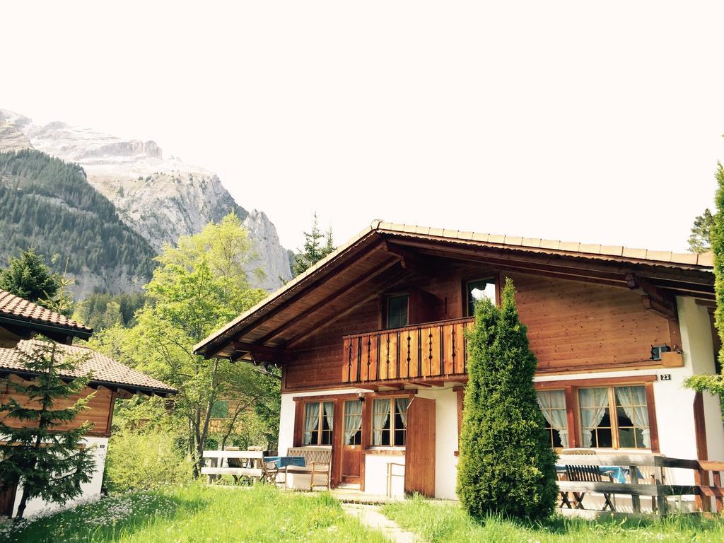Alpen Chalet 坎德施泰格 客房 照片