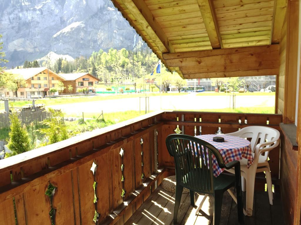 Alpen Chalet 坎德施泰格 客房 照片
