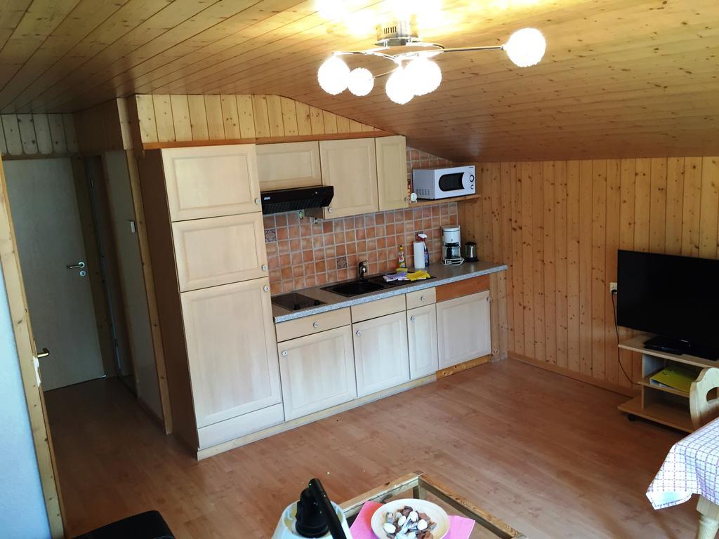 Alpen Chalet 坎德施泰格 客房 照片