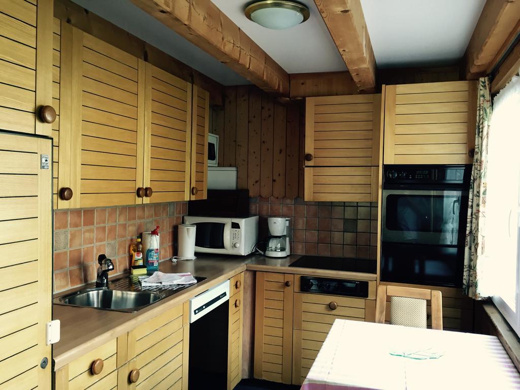 Alpen Chalet 坎德施泰格 客房 照片