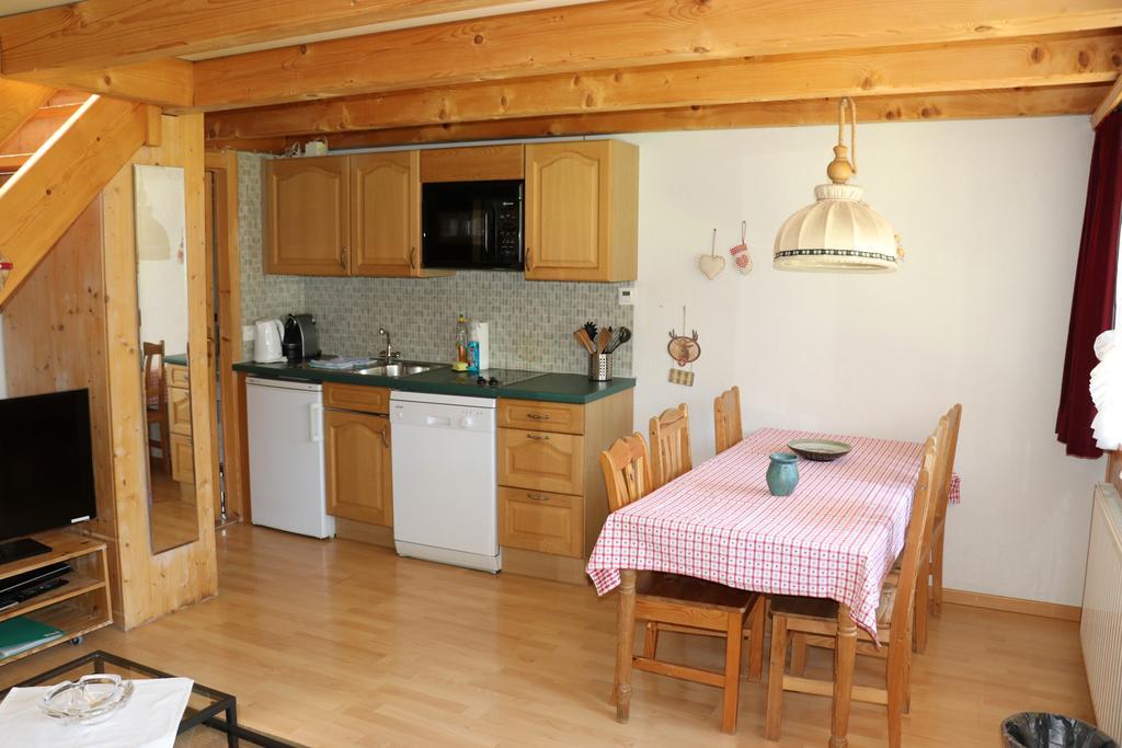 Alpen Chalet 坎德施泰格 外观 照片